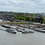 Hotelboot Zwaan *