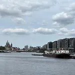 Hotel Hotelboot Zwaan