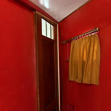 Hotelboot Zwaan Отель Амстердам