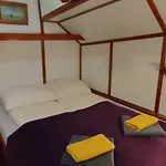 Hotelboot Zwaan * Амстердам