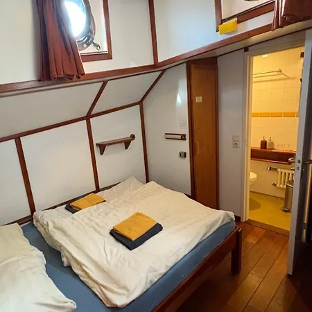 Hotelboot Zwaan