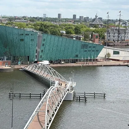 Hotelboot Zwaan Amsterdam