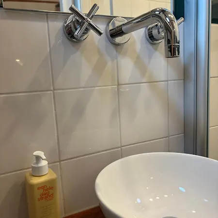 فندق قارب زفان أمستردام