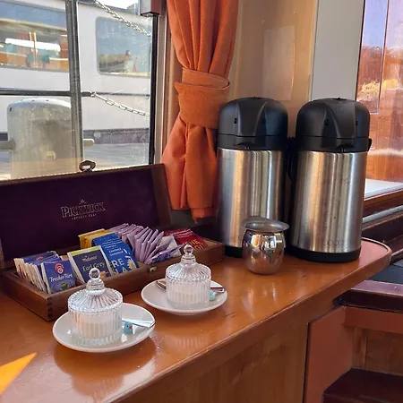 Hotelboot Zwaan אמסטרדם