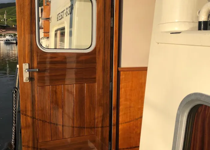 Hotelboot Zwaan Hotell *