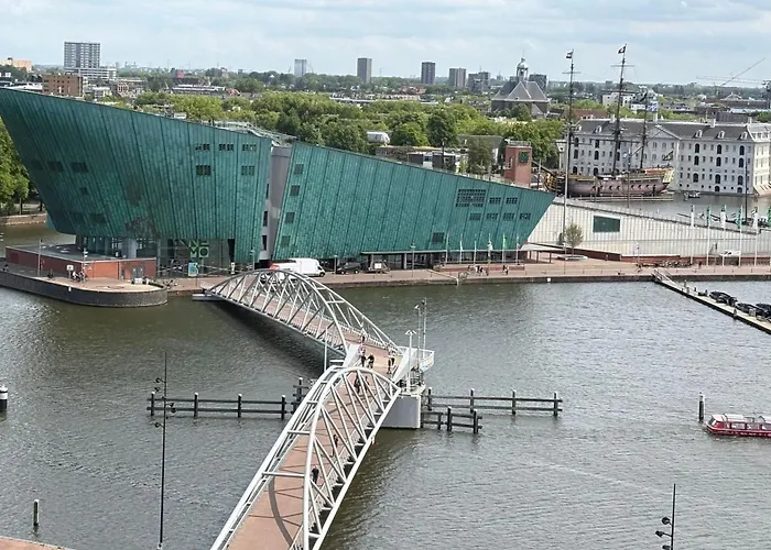 Hotelboot Zwaan Amsterdam