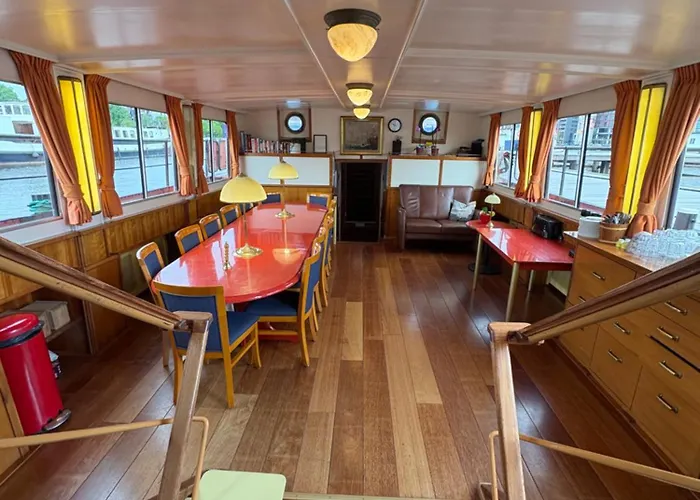 Hotelboot Zwaan * Amsterdam