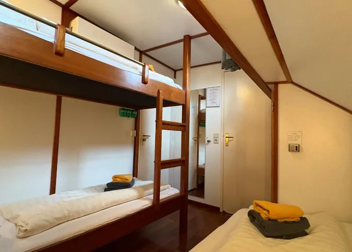 Hotelboot Zwaan * Amsterdam