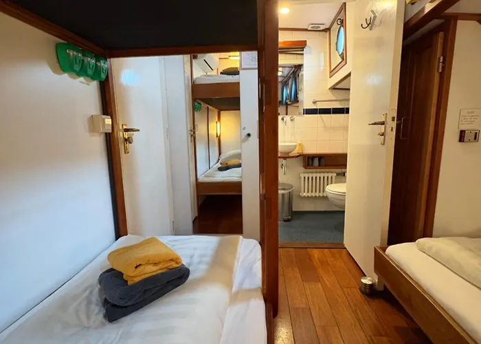 Hotelboot Zwaan Hotell Amsterdam