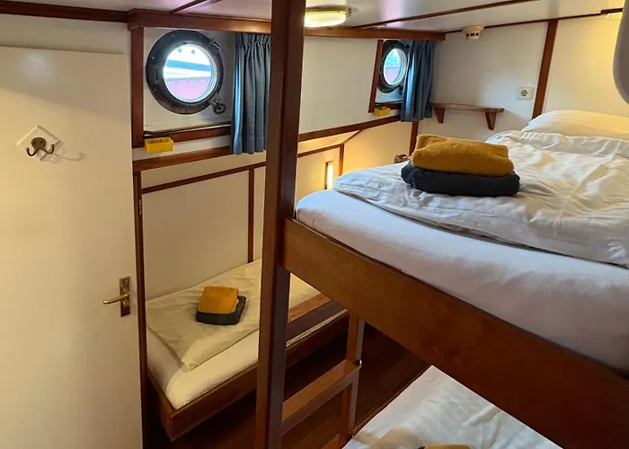 Hotelboot Zwaan Amsterdam