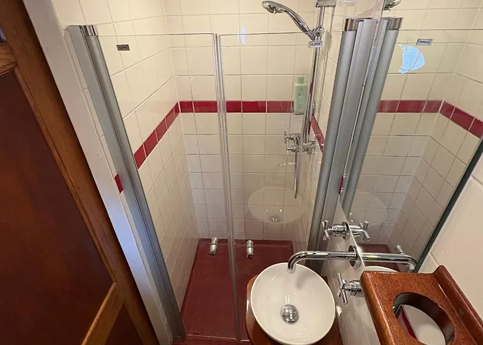 Hotelboot Zwaan * Amsterdam