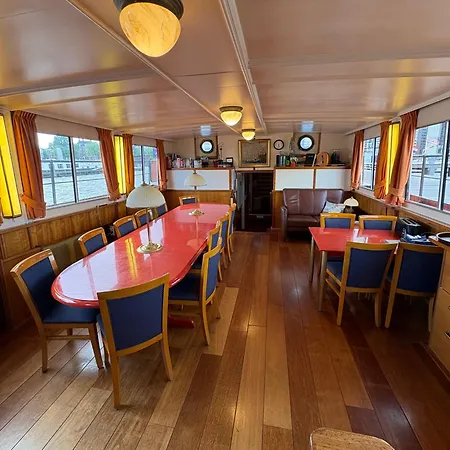 Hotelboot Zwaan Hotell *