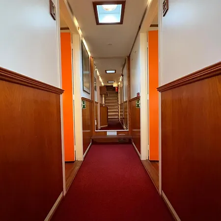 Hotelboot Zwaan Hotell Amsterdam