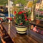 Hotelboot Zwaan