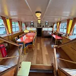 Hotelboot Zwaan * Amsterdam