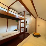 Hotelboot Zwaan * Amsterdam