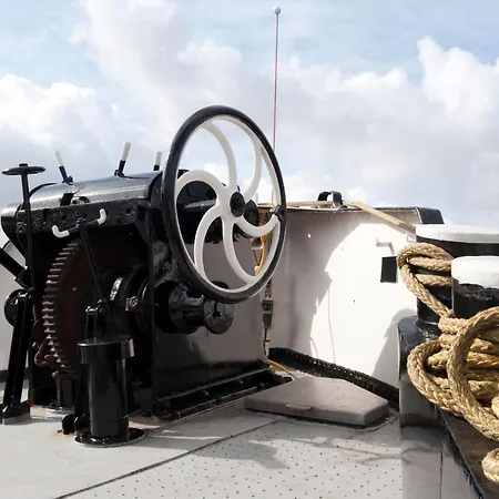 Hotelboot Zwaan Amsterdam