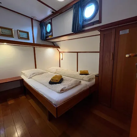 Hotel Hotelboot Zwaan