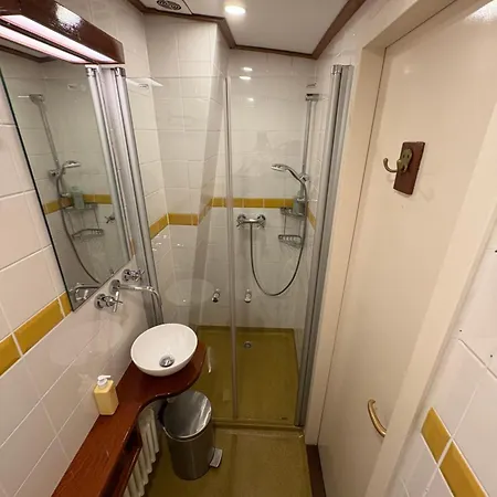 Hotel Hotelboot Zwaan