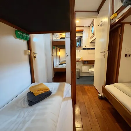 Hotelboot Zwaan Hotel Amsterdam